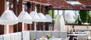 proyecto-tempo-vivace-pendant-lamp-by-arturo-alvarez-restaurant-lighting-mas-guso-outdoor-terrace